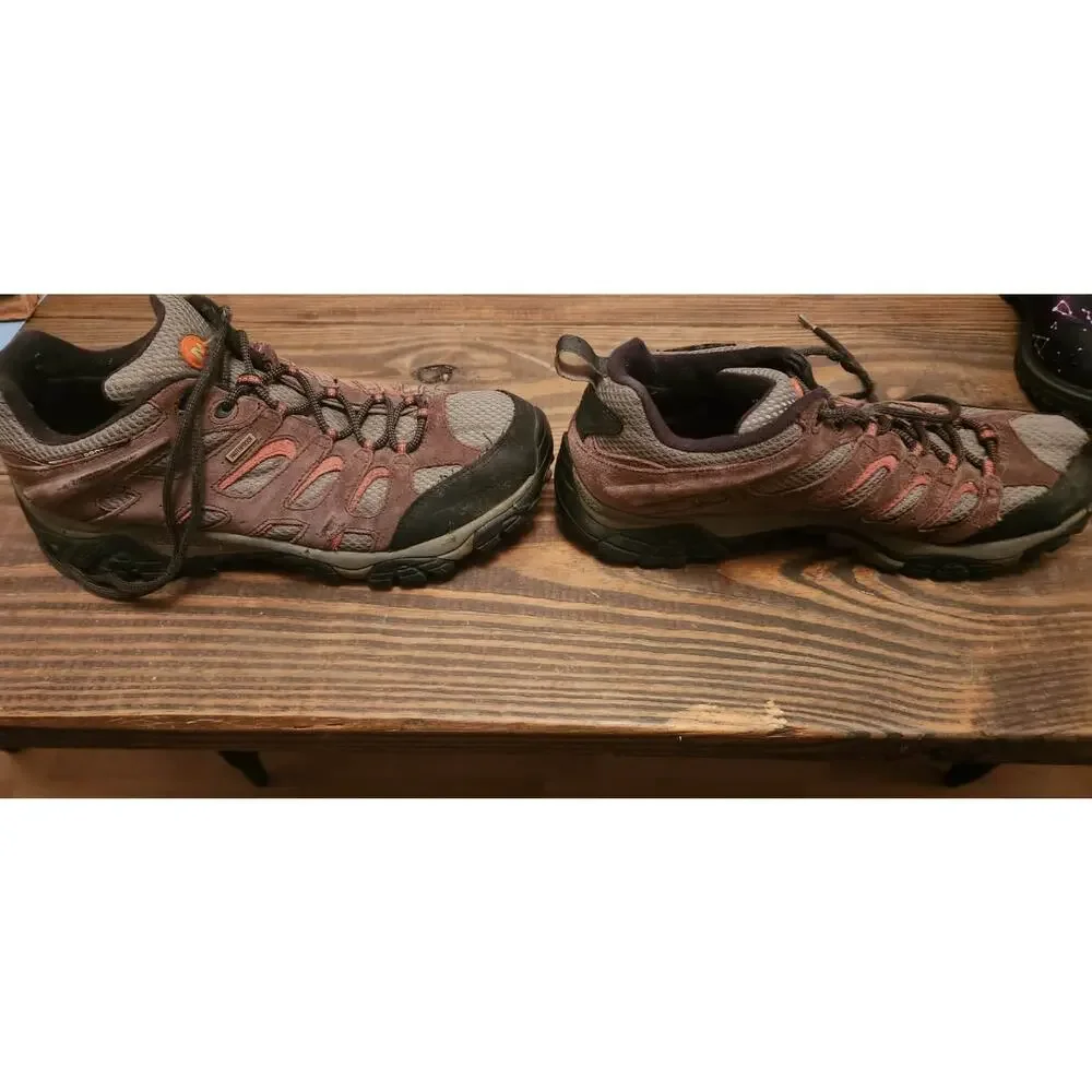 Merrell Men’s Size 11 Hiking Shoes Brown Gray Vibram Sole